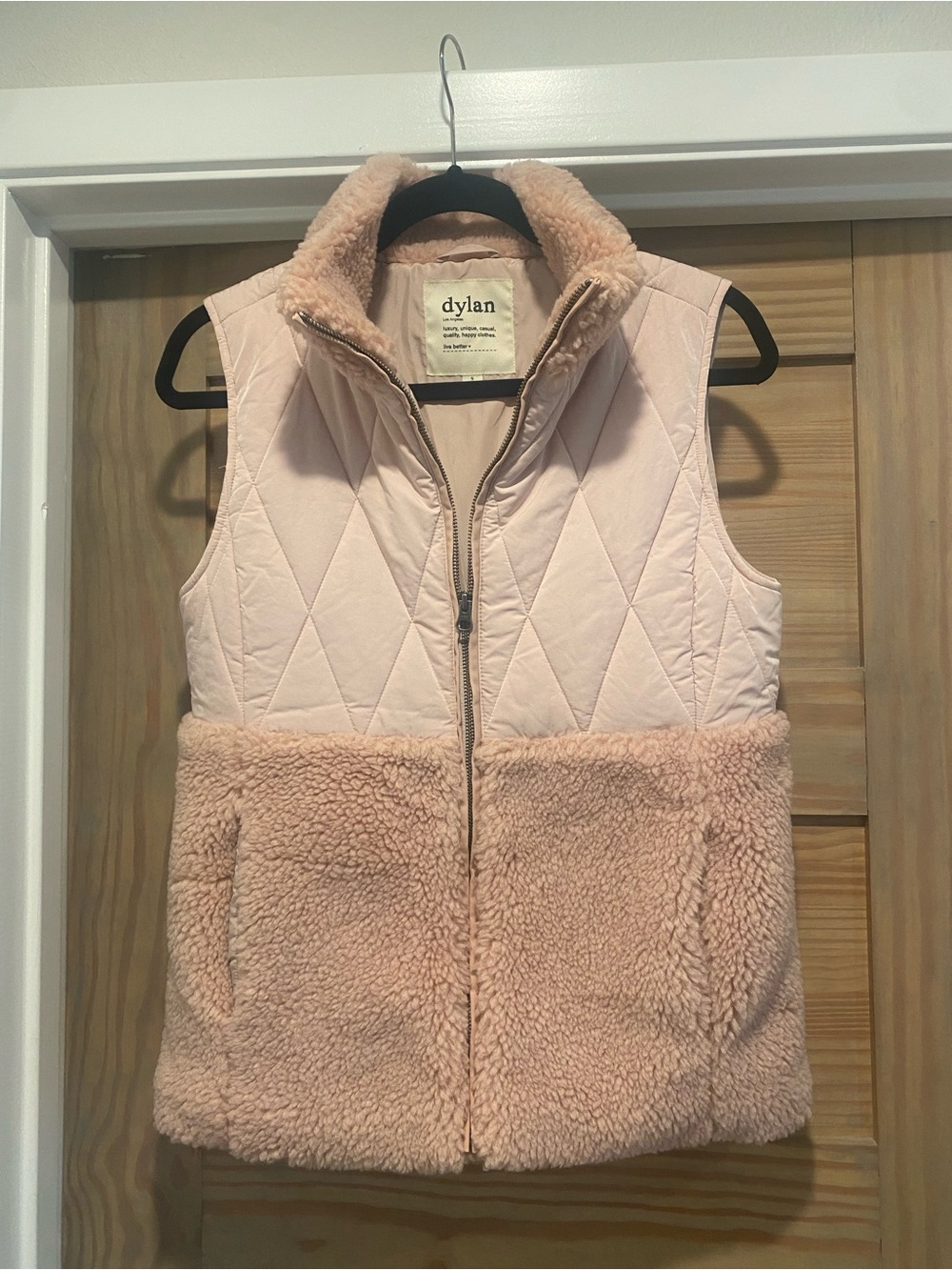 dylan Quilted & Sherpa Vest in Pale Pink